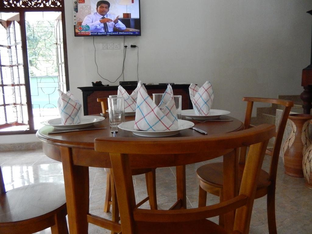 The Hotel Paradise Katunayaka Ngoại thất bức ảnh