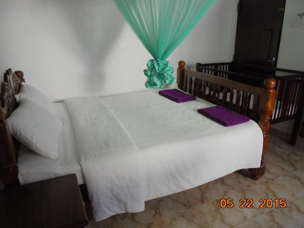 The Hotel Paradise Katunayaka Phòng bức ảnh