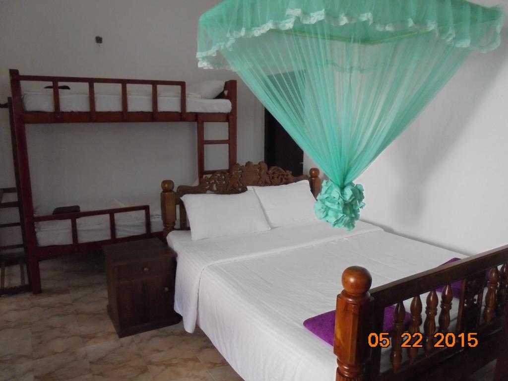The Hotel Paradise Katunayaka Phòng bức ảnh