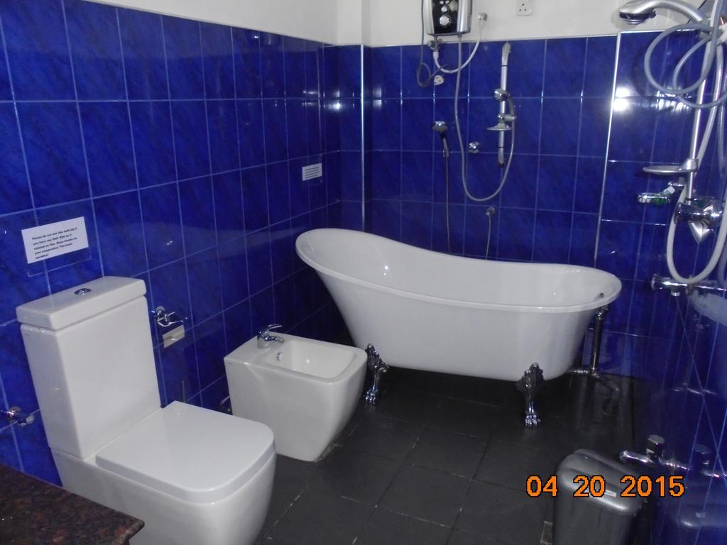 The Hotel Paradise Katunayaka Ngoại thất bức ảnh