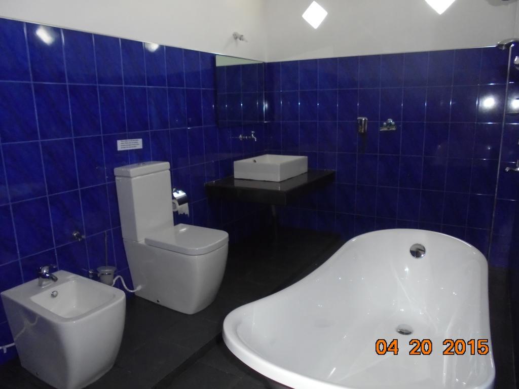 The Hotel Paradise Katunayaka Ngoại thất bức ảnh
