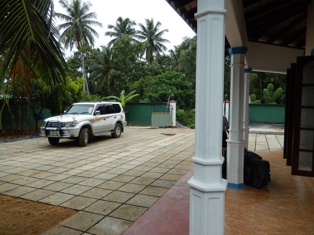 The Hotel Paradise Katunayaka Ngoại thất bức ảnh
